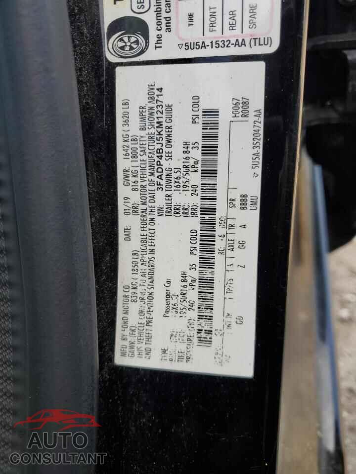 FORD FIESTA 2019 - 3FADP4BJ5KM123714