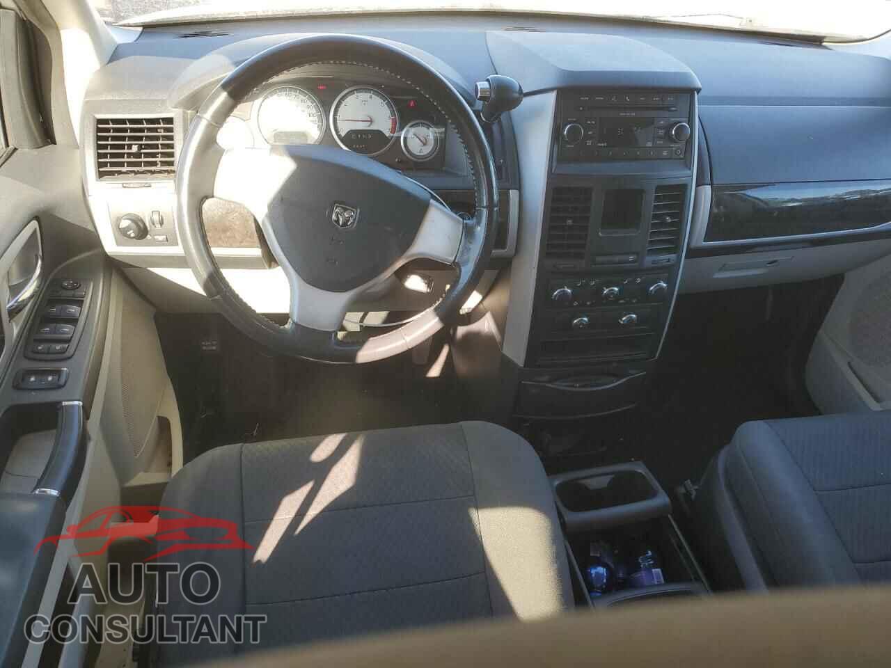 DODGE CARAVAN 2010 - 2D4RN5D18AR341875
