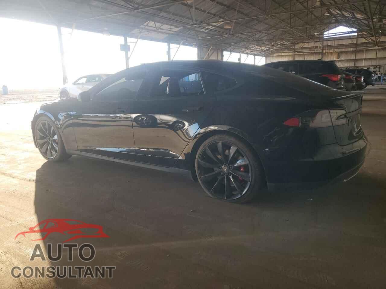 TESLA MODEL S 2013 - 5YJSA1CN8DFP05915
