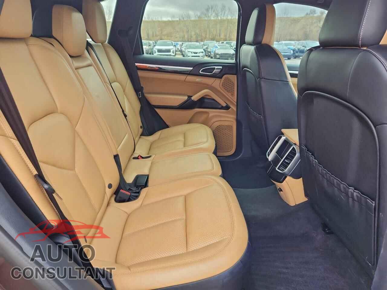 PORSCHE CAYENNE 2016 - WP1AA2A28GKA36416