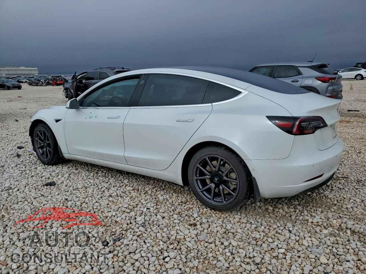 TESLA MODEL 3 2018 - 5YJ3E1EB6JF181378