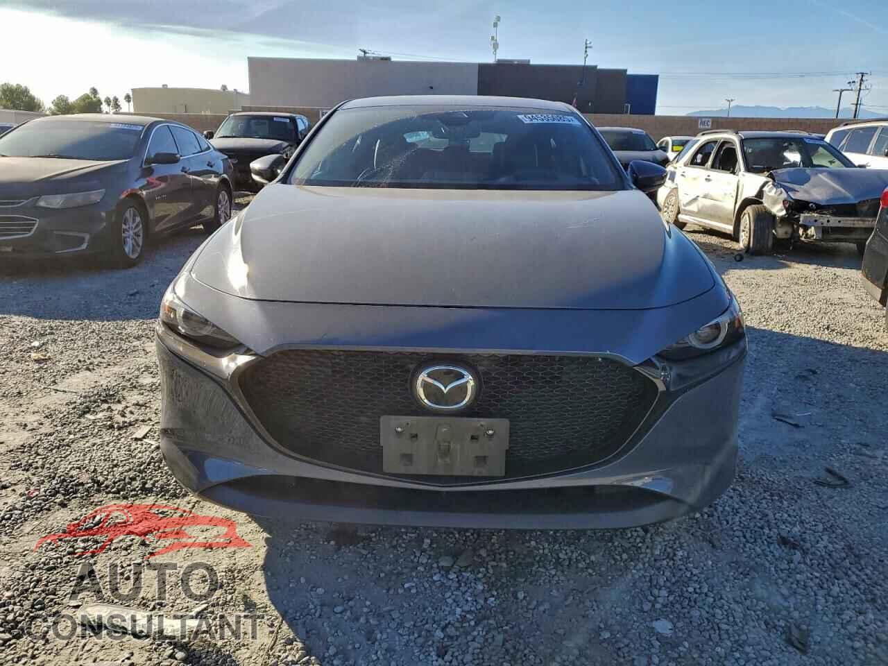 MAZDA 3 2021 - JM1BPBML0M1401679
