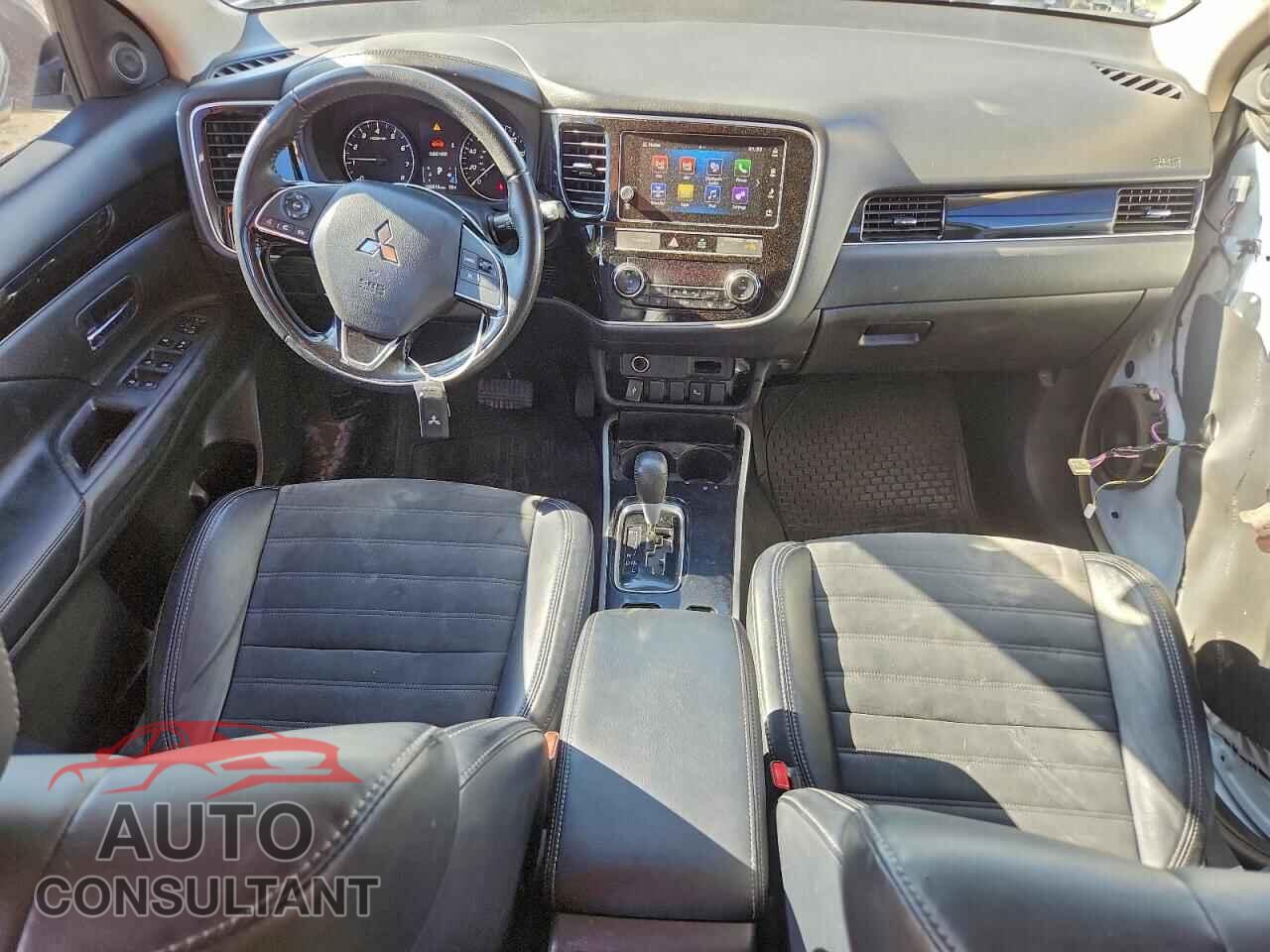 MITSUBISHI OUTLANDER 2019 - JA4AD3A31KZ007096