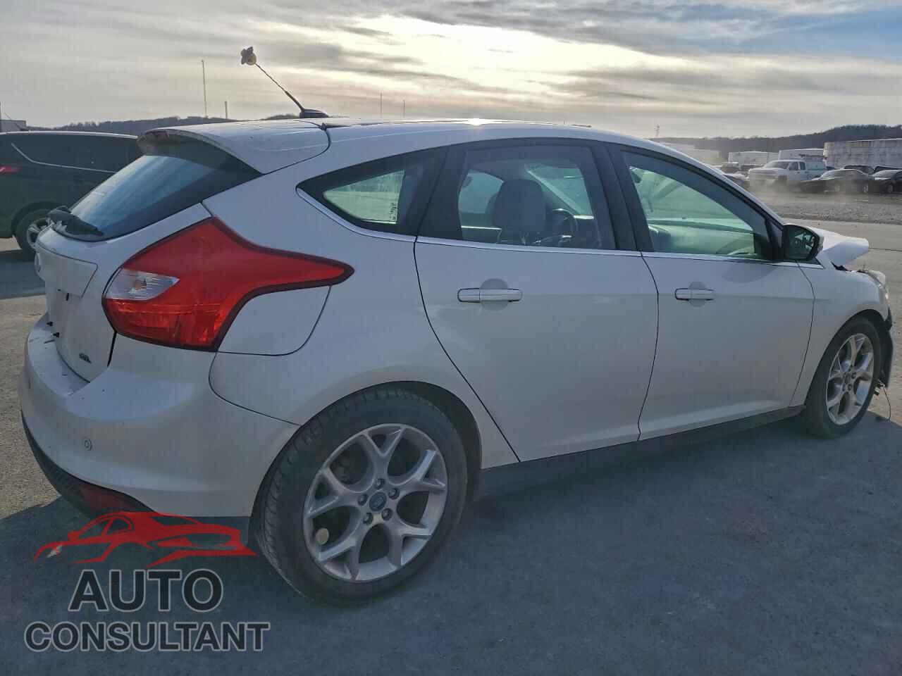 FORD FOCUS 2012 - 1FAHP3M28CL183202