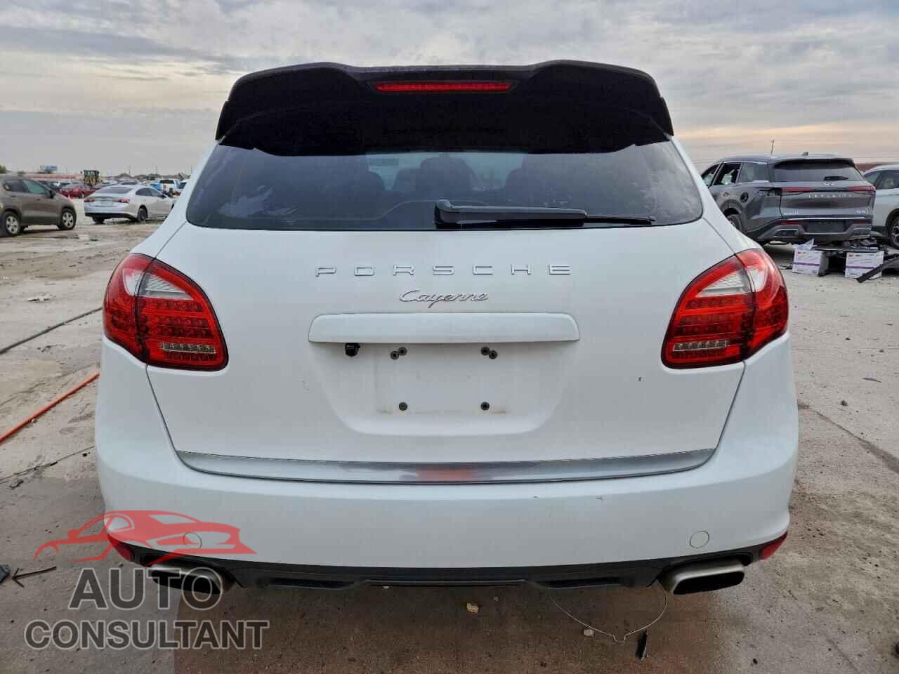 PORSCHE CAYENNE 2012 - WP1AA2A24CLA07158