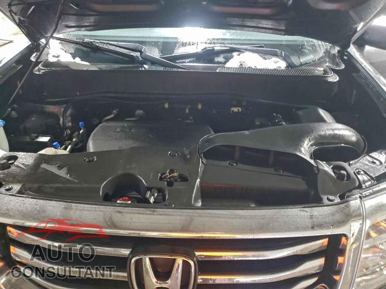 HONDA PILOT 2015 - 5FNYF4H52FB022861