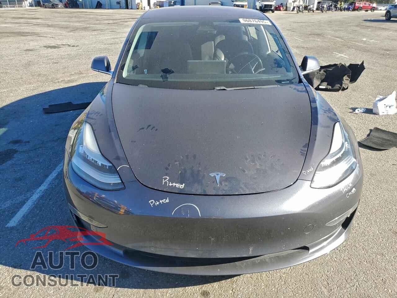 TESLA MODEL 3 2018 - 5YJ3E1EB4JF065922