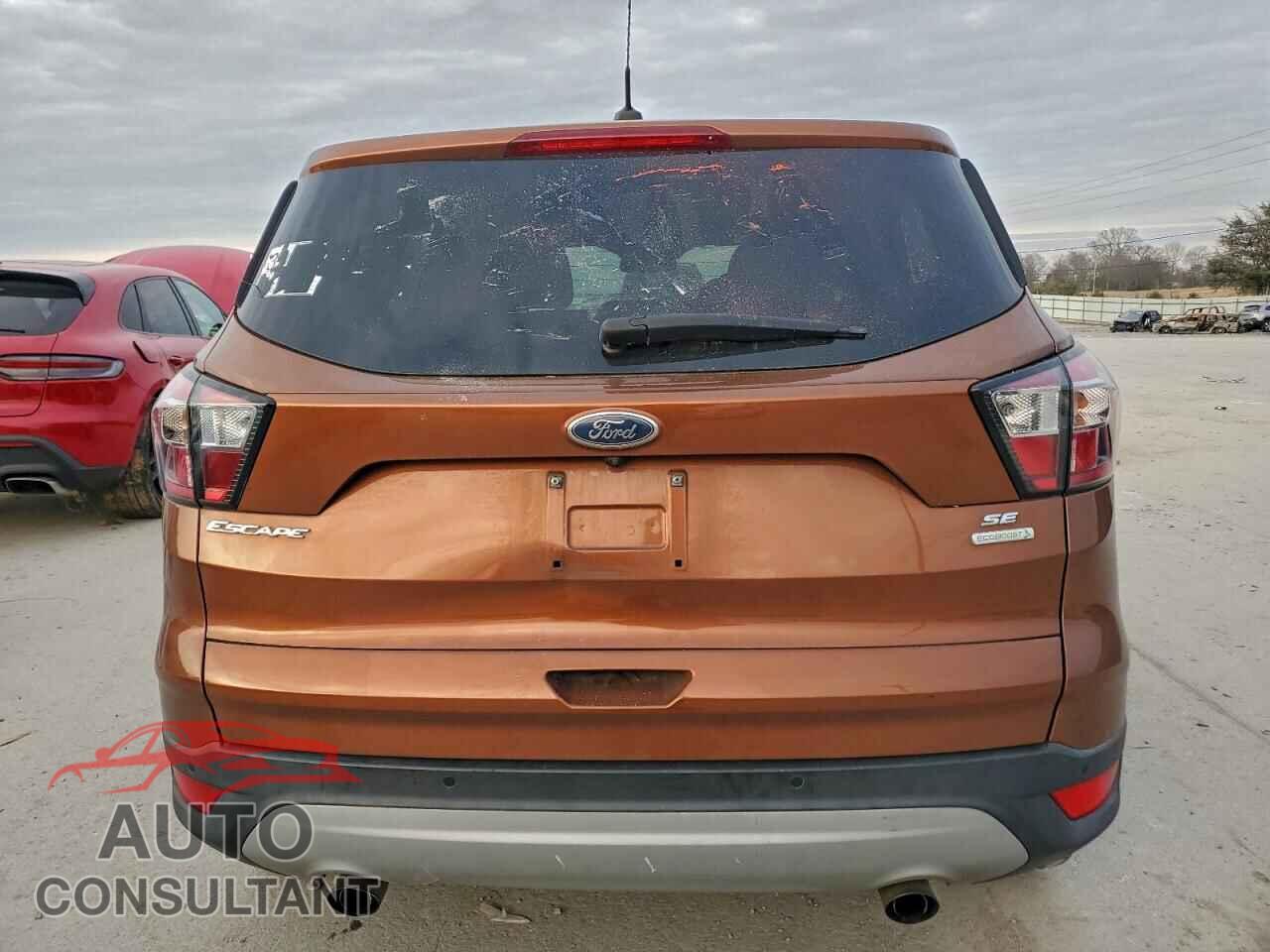 FORD ESCAPE 2017 - 1FMCU0GD8HUE98524