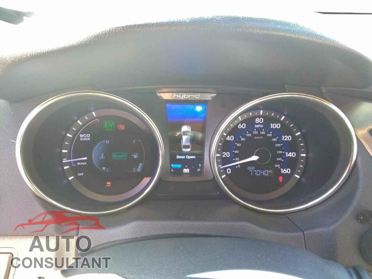 HYUNDAI SONATA 2011 - KMHEC4A43BA011010