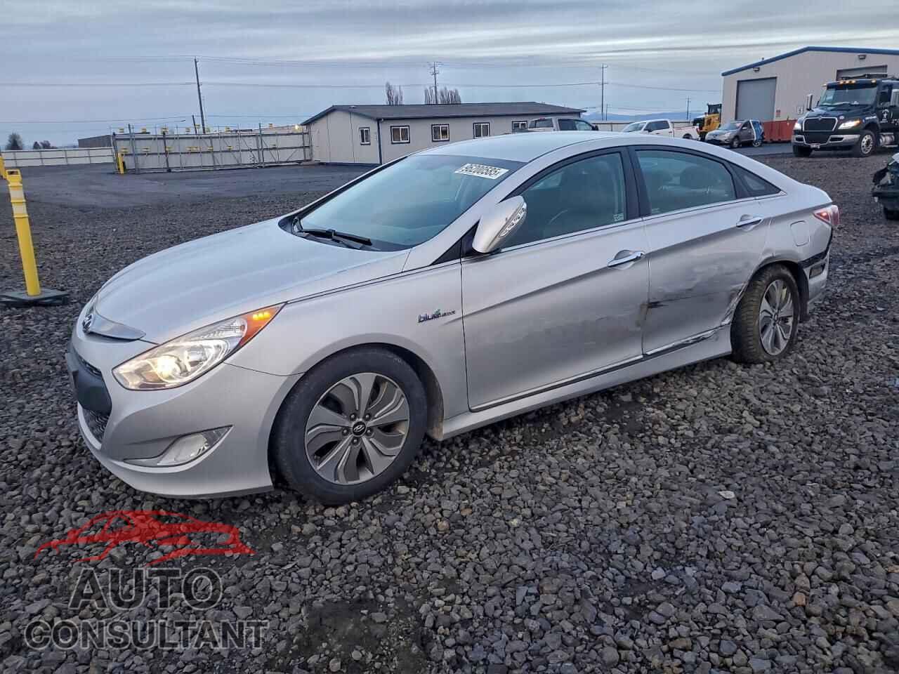 HYUNDAI SONATA 2013 - KMHEC4A41DA100030