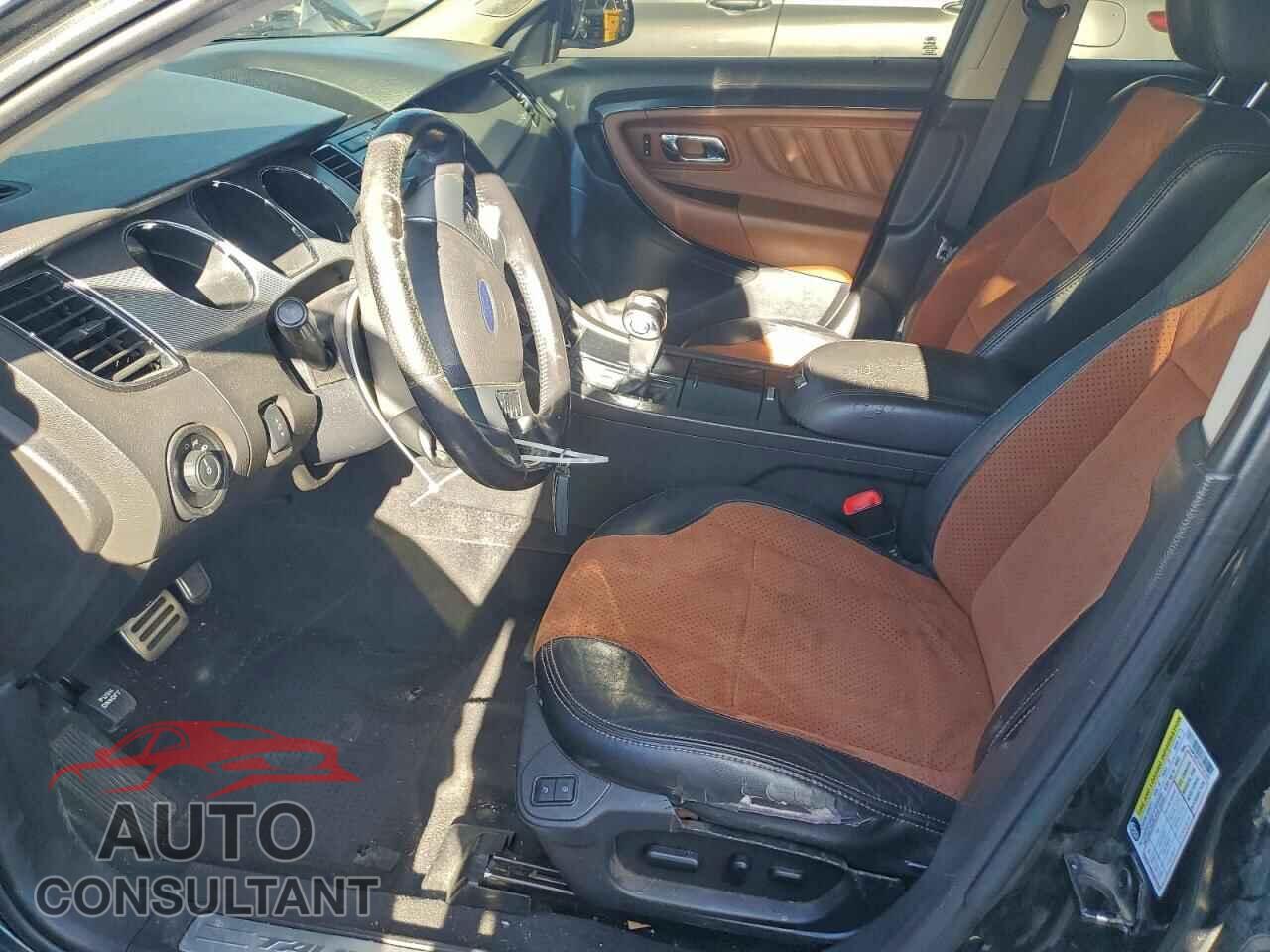 FORD TAURUS 2010 - 1FAHP2KT2AG121323