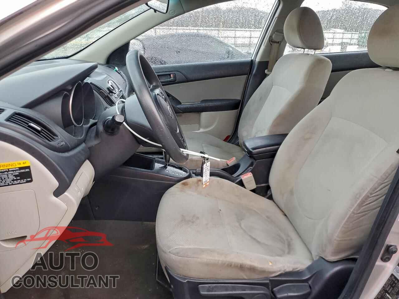KIA FORTE 2010 - KNAFU4A22A5809331