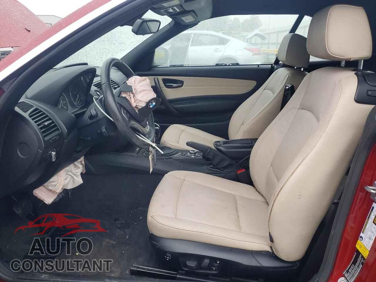BMW 1 SERIES 2013 - WBAUN1C52DVR01005