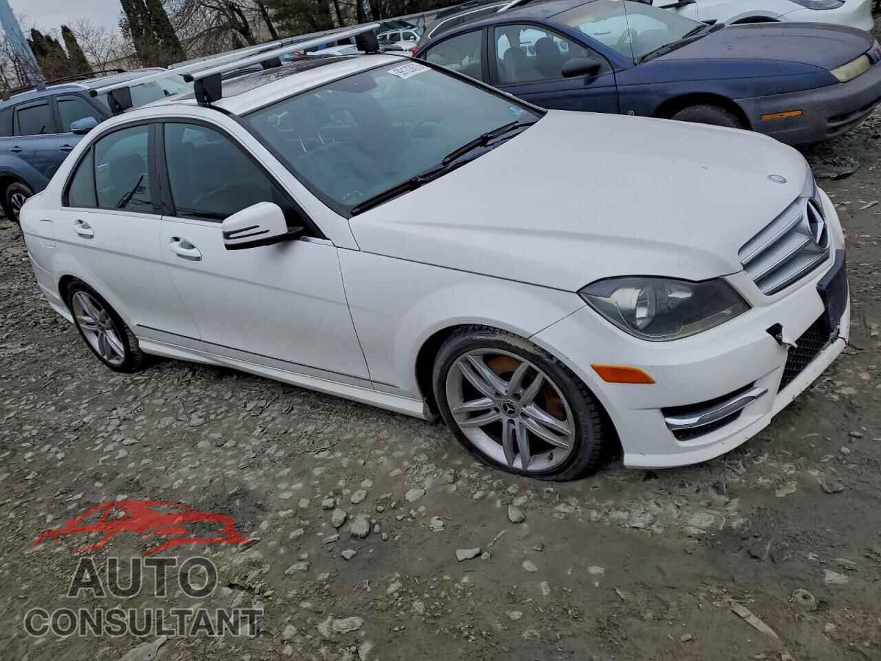 MERCEDES-BENZ C-CLASS 2013 - WDDGF8AB0DA760947