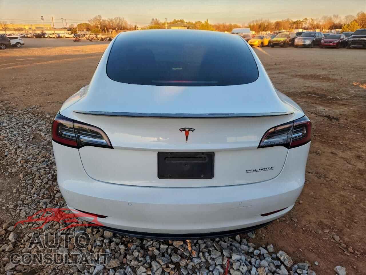 TESLA MODEL 3 2022 - 5YJ3E1EC6NF348529