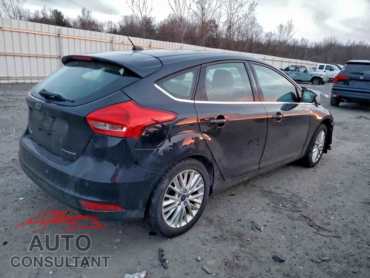 FORD FOCUS 2015 - 1FADP3N28FL371820