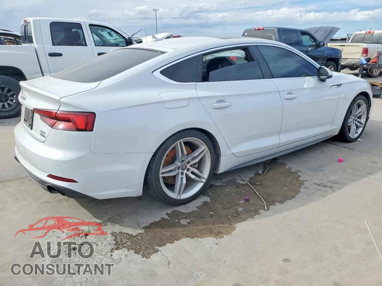 AUDI A5 2018 - WAUENCF57JA085424