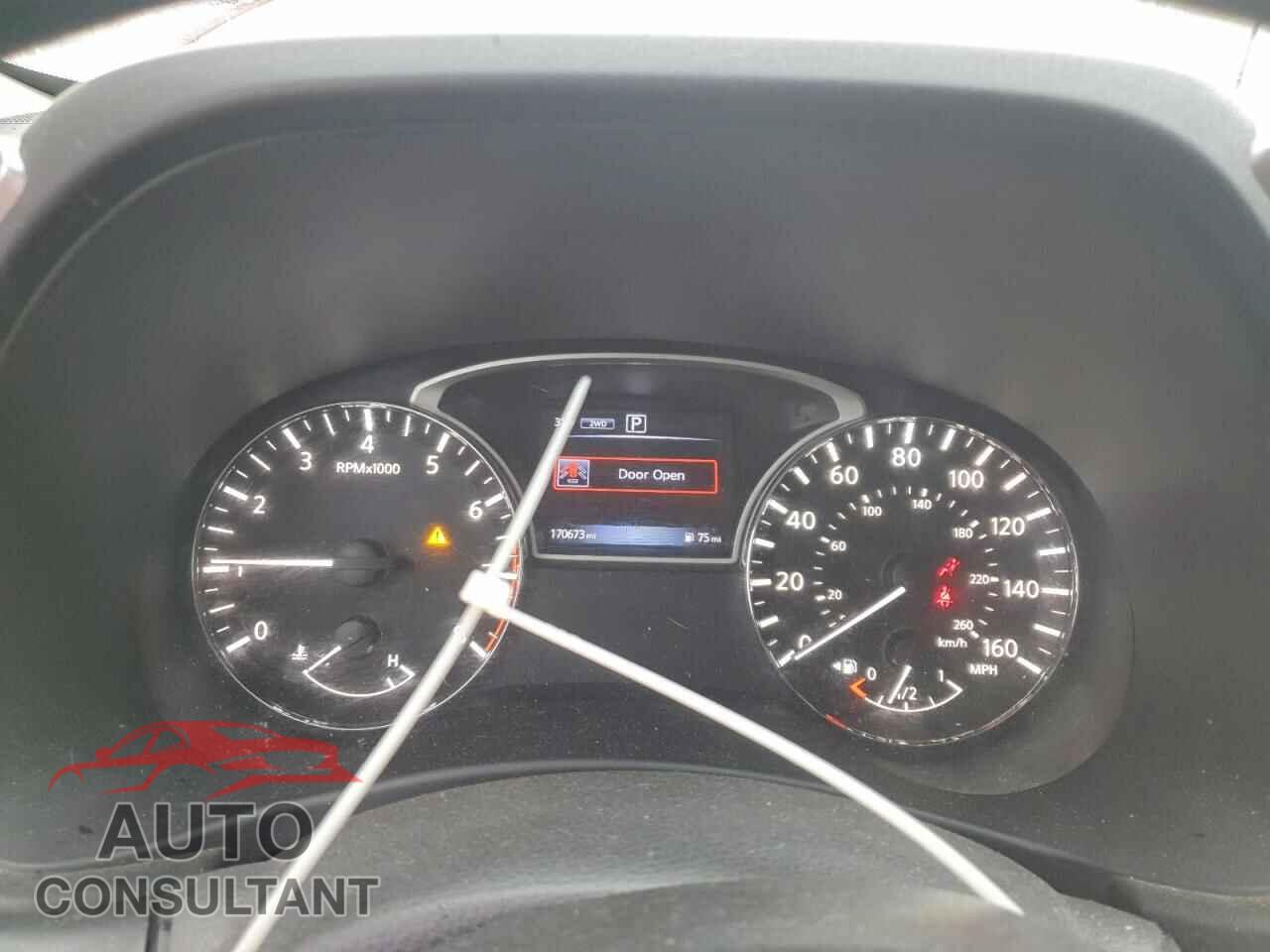 NISSAN PATHFINDER 2017 - 5N1DR2MM0HC645401