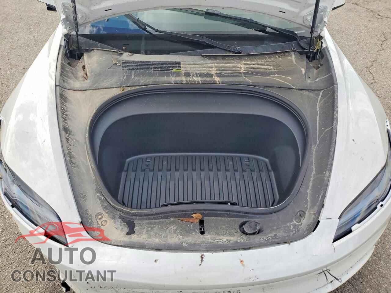 TESLA MODEL 3 2024 - 5YJ3E1EA4RF858690