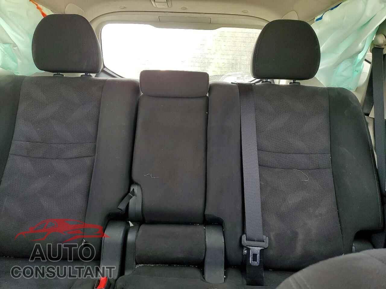 NISSAN ROGUE 2015 - KNMAT2MT7FP528503