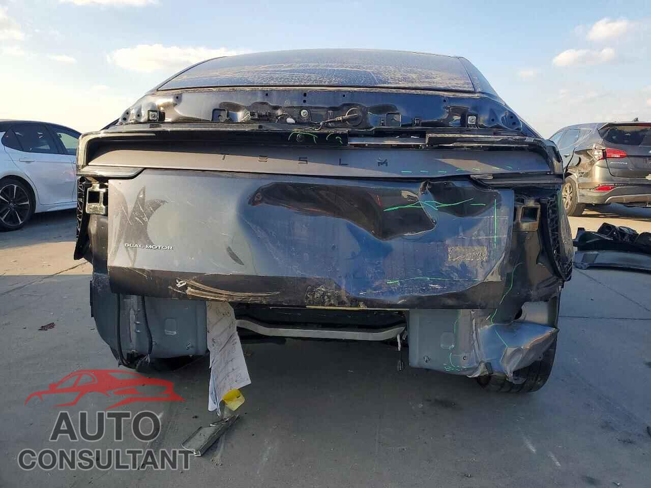 TESLA MODEL Y 2026 - 7SAYGDEE9TA380472