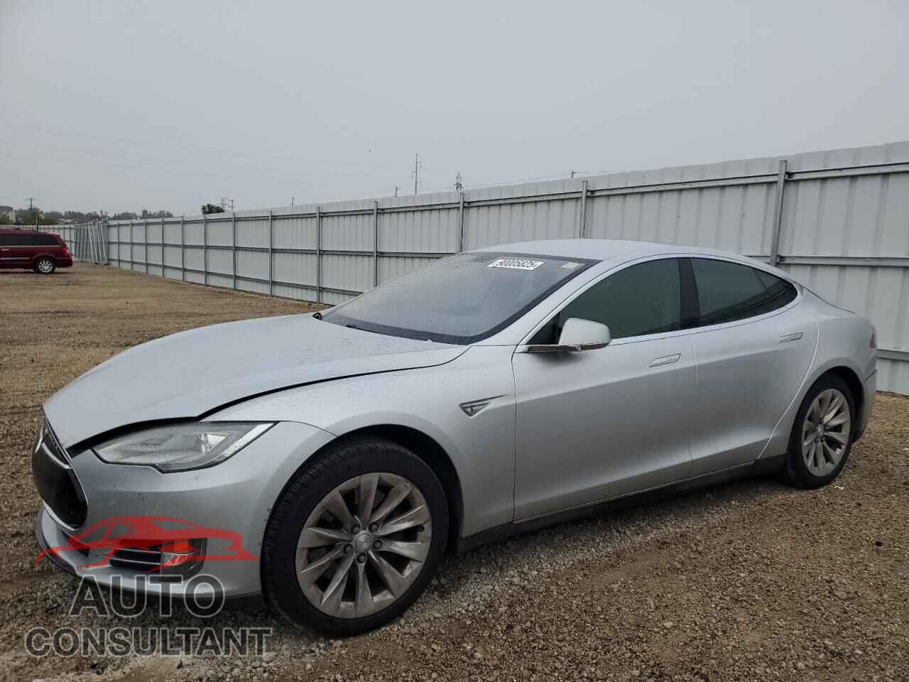 TESLA MODEL S 2013 - 5YJSA1DN2DFP28234
