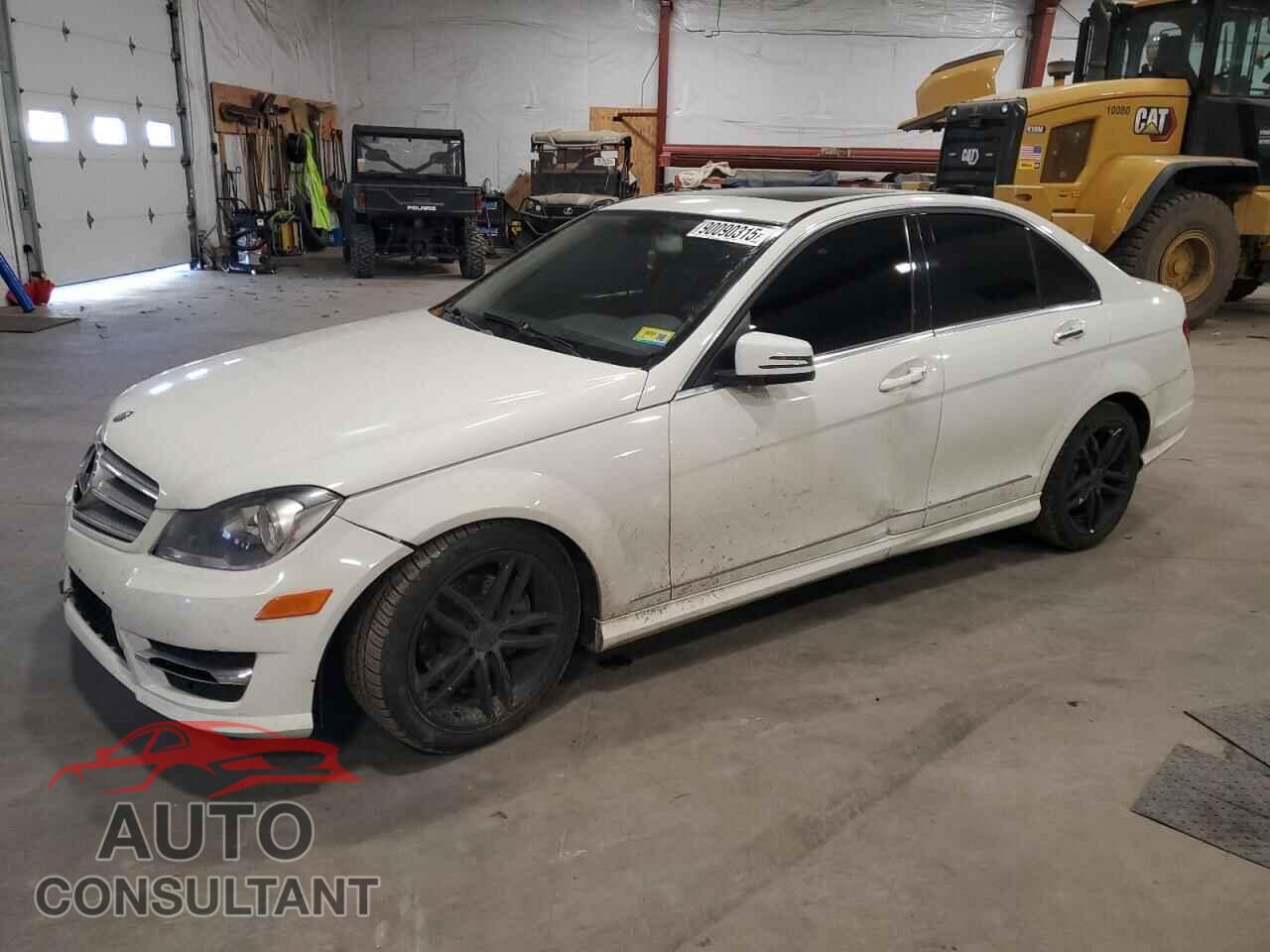 MERCEDES-BENZ C-CLASS 2012 - WDDGF8BB5CR208536