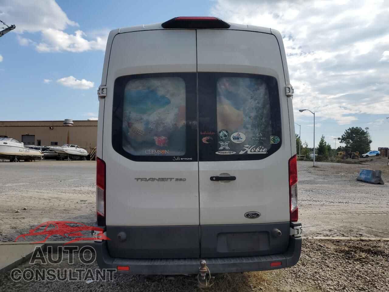 FORD TRANSIT 2018 - 1FTYR3XM6JKB25321