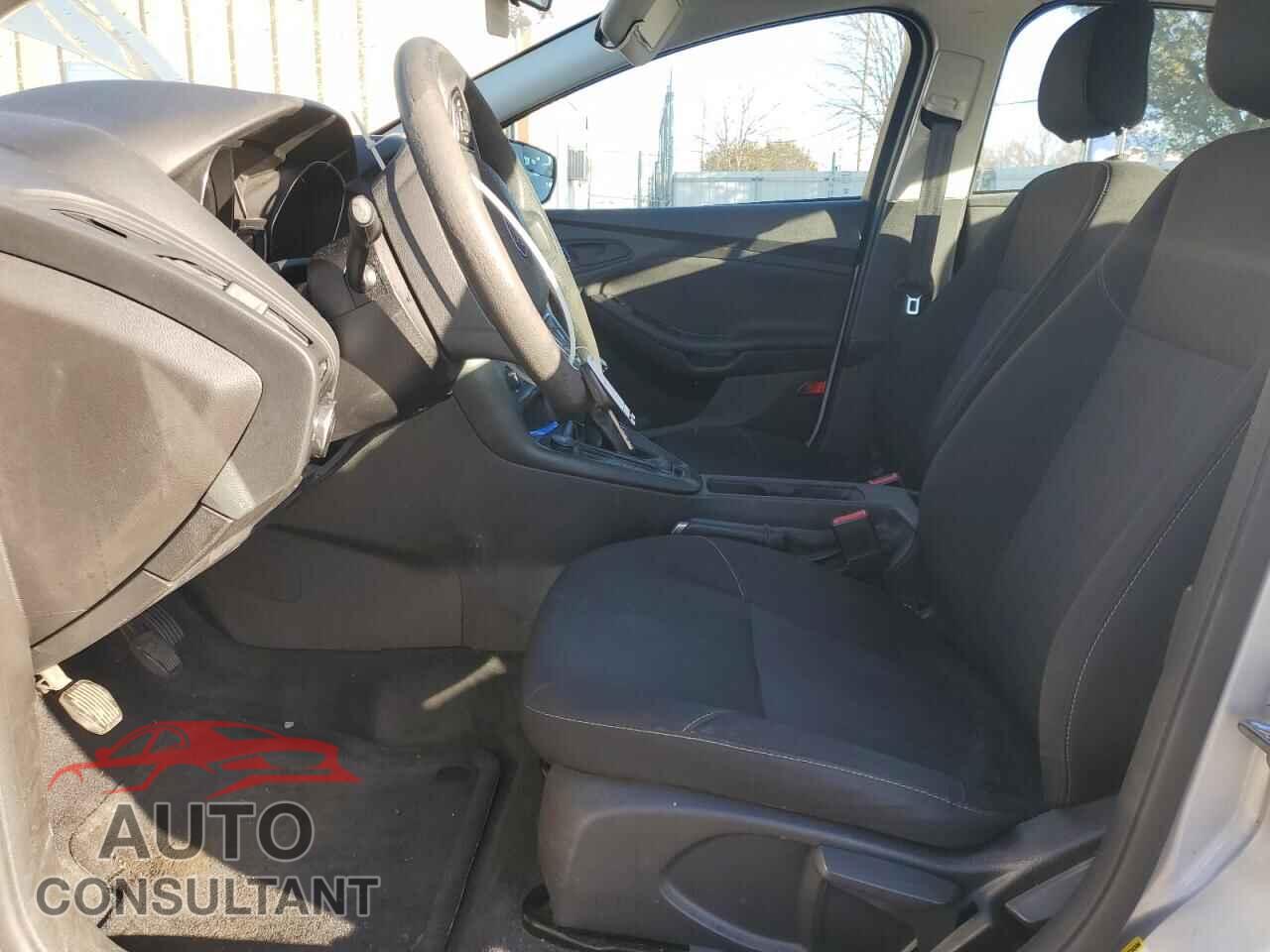 FORD FOCUS 2018 - 1FADP3E20JL292294