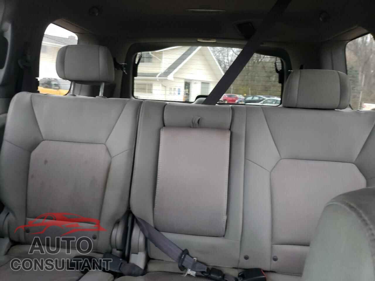 HONDA PILOT 2009 - 5FNYF48479B025525