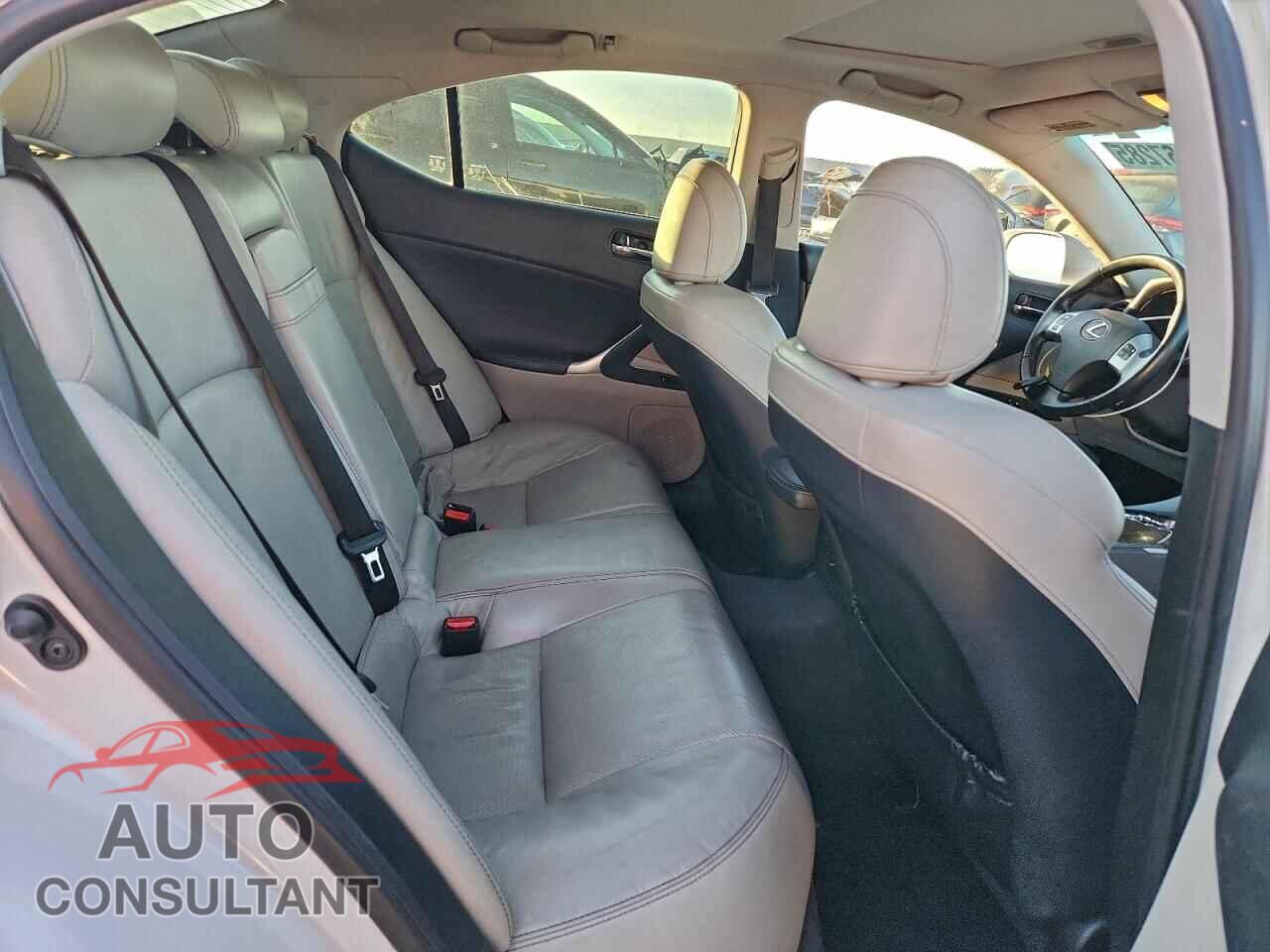 LEXUS IS 2011 - JTHBF5C26B5151639