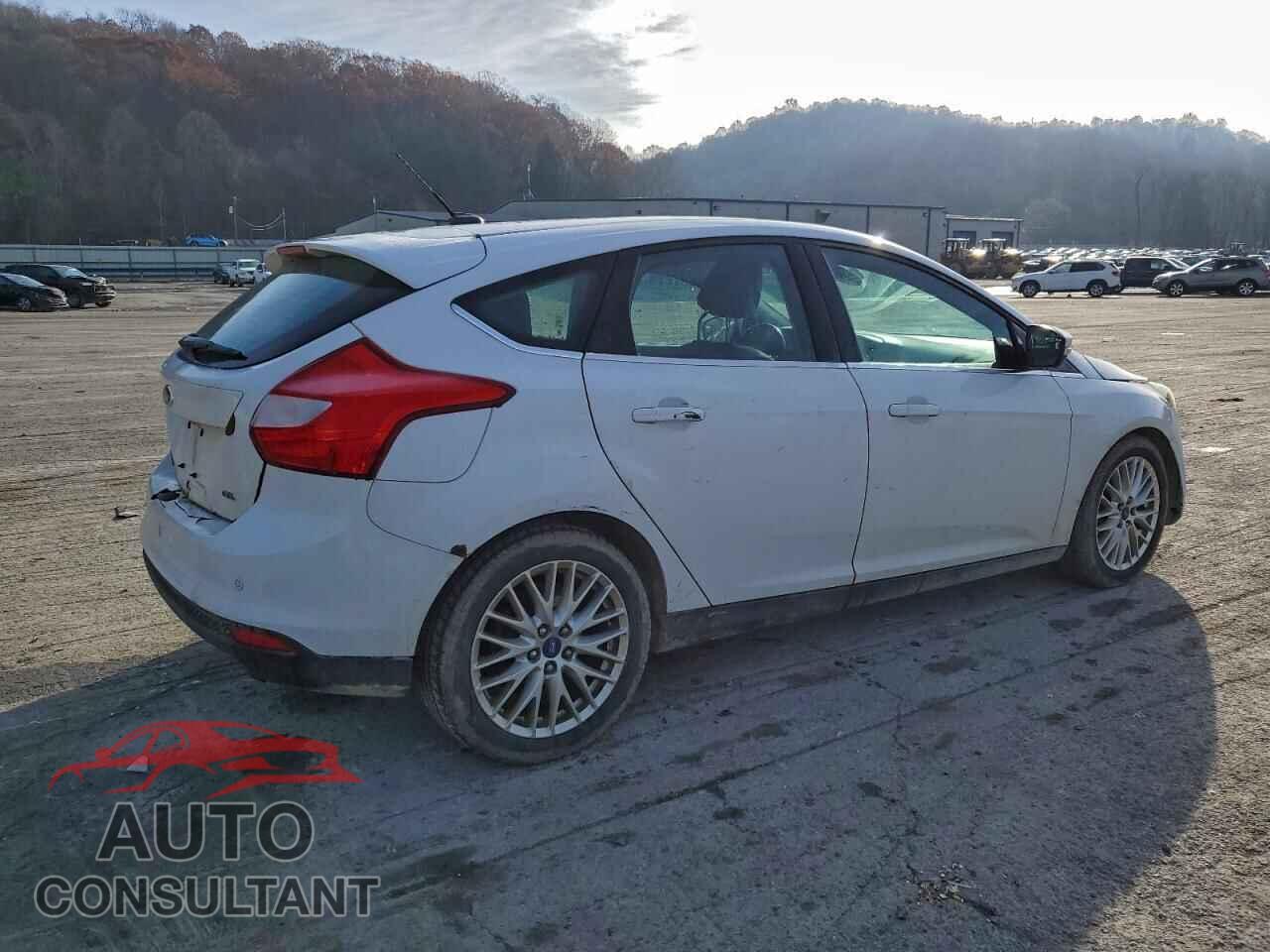 FORD FOCUS 2012 - 1FAHP3M2XCL271684