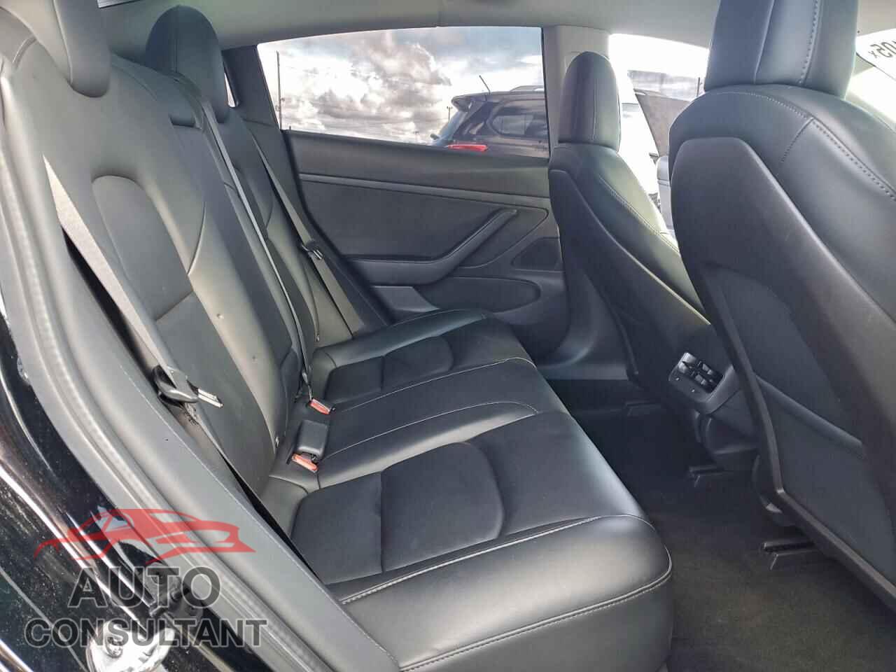 TESLA MODEL 3 2020 - 5YJ3E1EAXLF611326