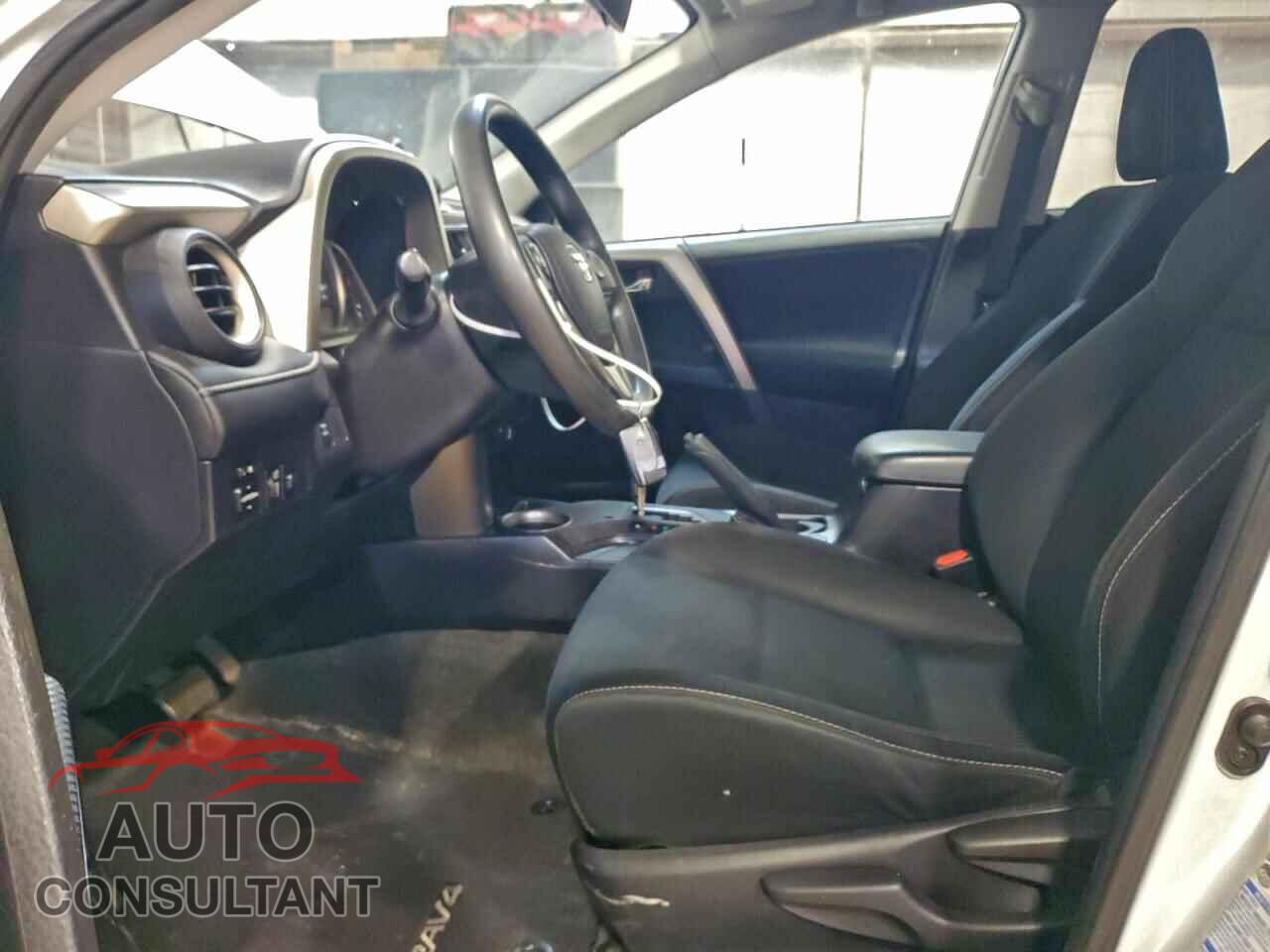 TOYOTA RAV4 2015 - 2T3RFREV5FW337511