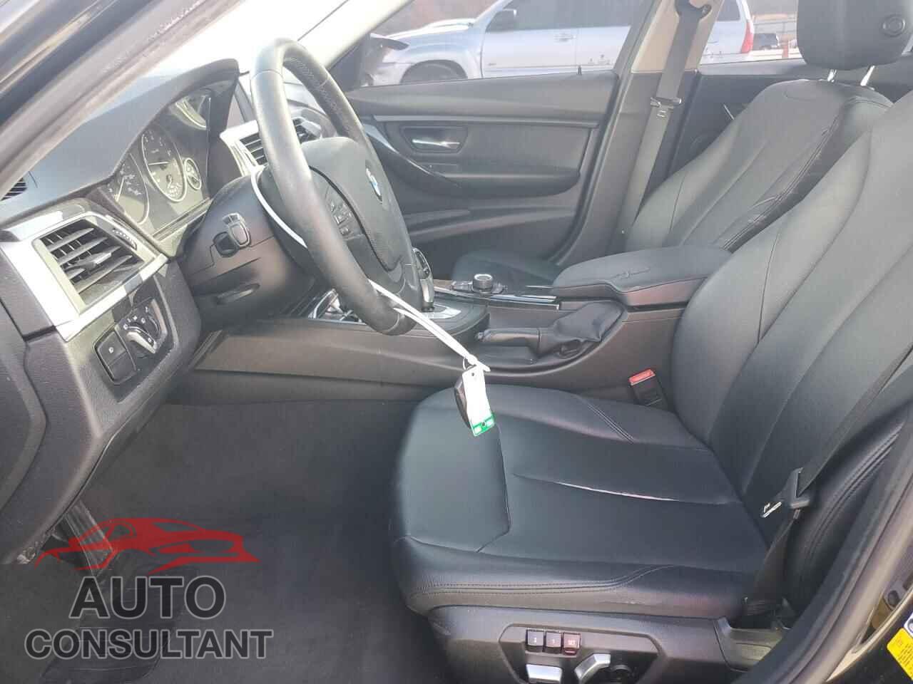 BMW 3 SERIES 2016 - WBA8E1G58GNU11653
