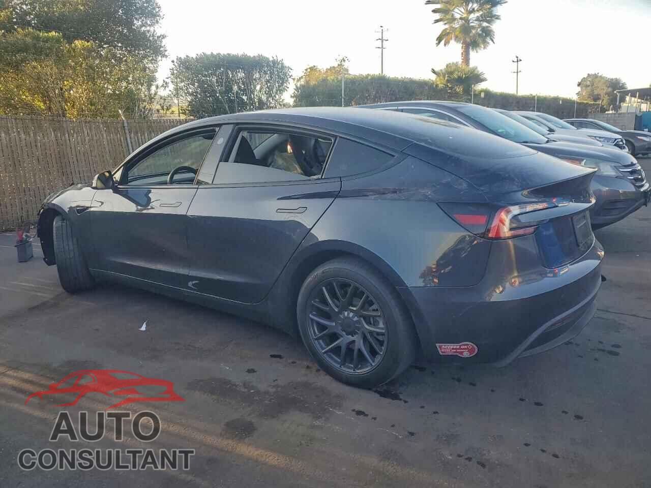 TESLA MODEL 3 2024 - 5YJ3E1EA6RF718088