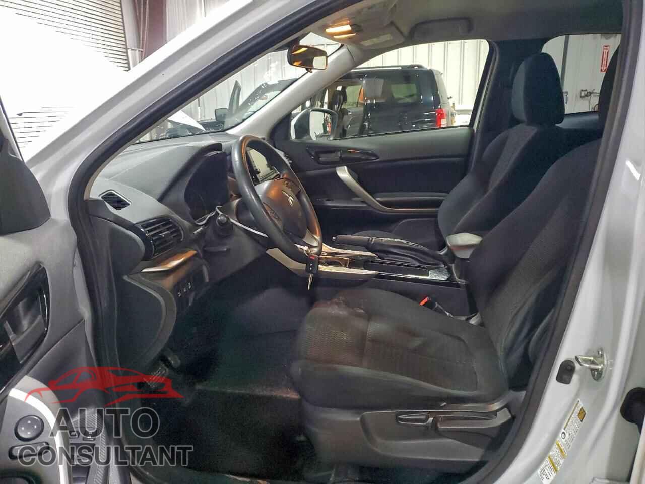 MITSUBISHI ECLIPSE 2024 - JA4ATUAA2RZ033756