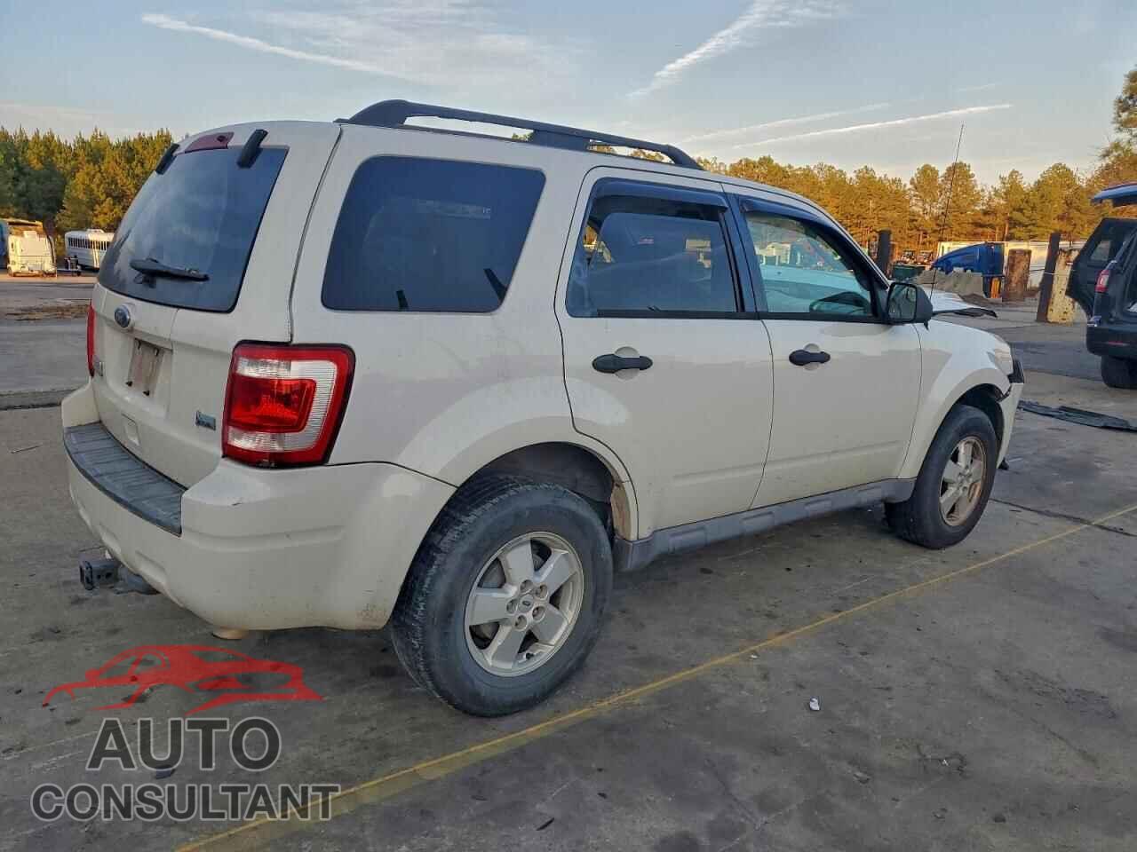 FORD ESCAPE 2010 - 1FMCU0DG1AKD01810