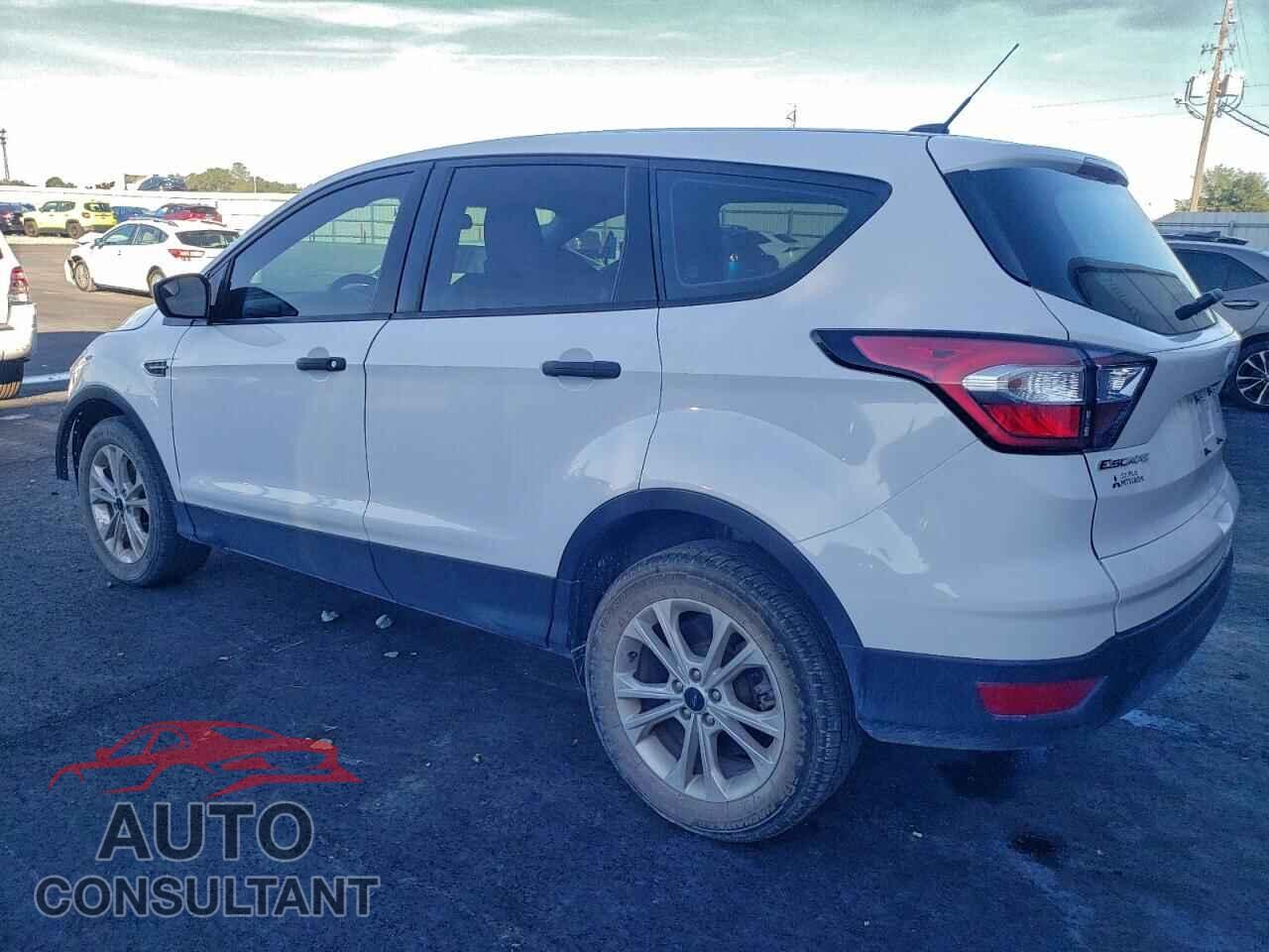 FORD ESCAPE 2018 - 1FMCU0F76JUB97011