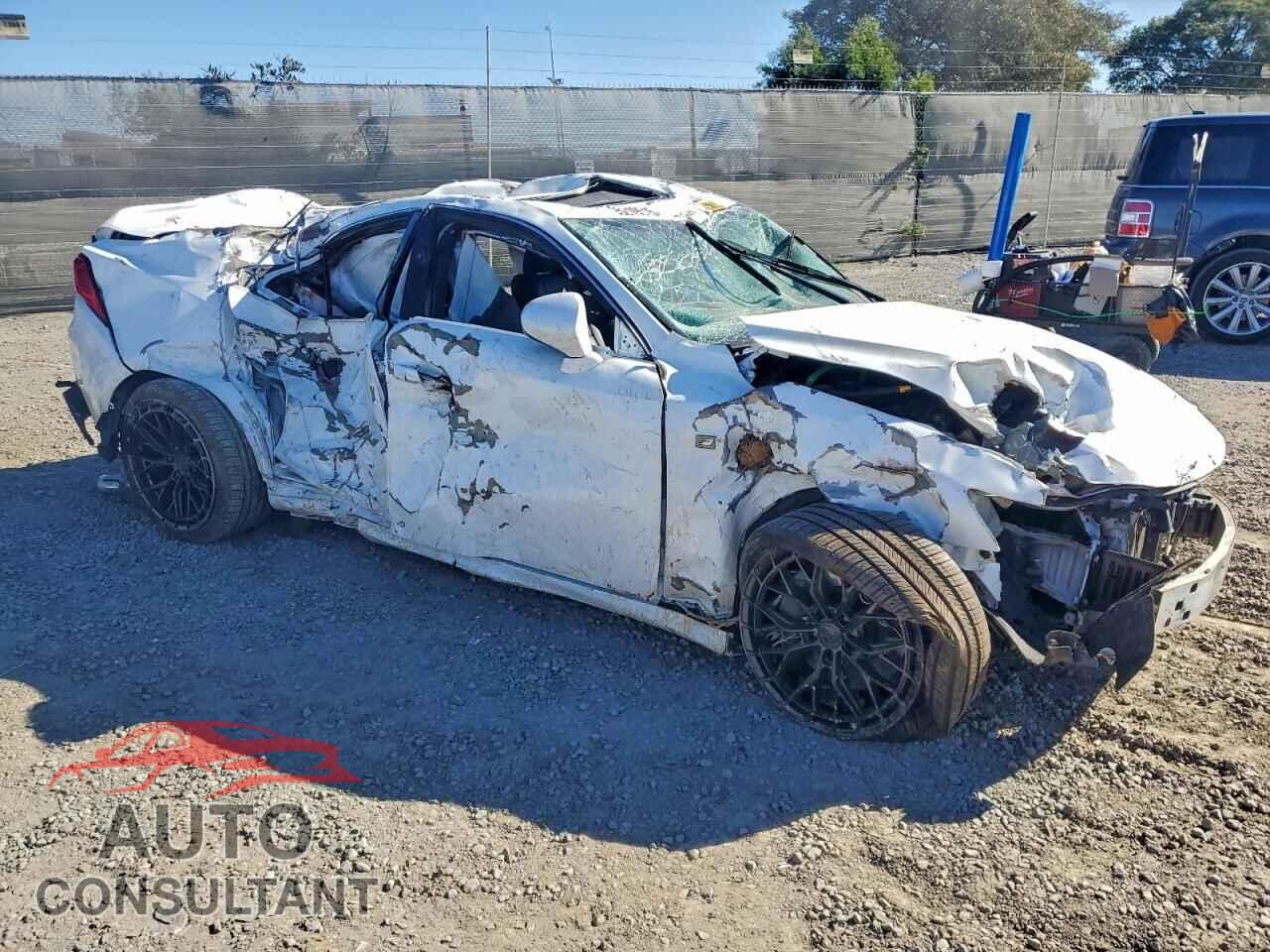 LEXUS IS 2014 - JTHBE1D21E5004630