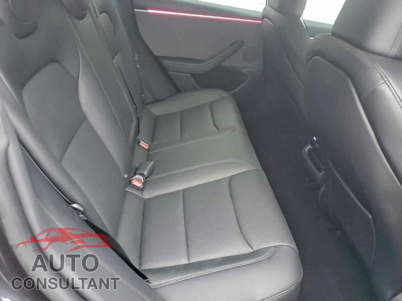 TESLA MODEL 3 2024 - 5YJ3E1EA8RF727326