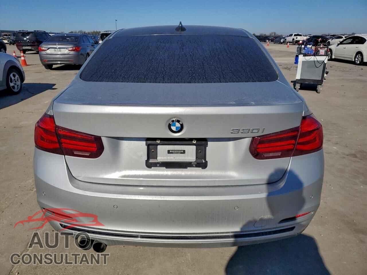 BMW 3 SERIES 2018 - WBA8B9C50JEE83048