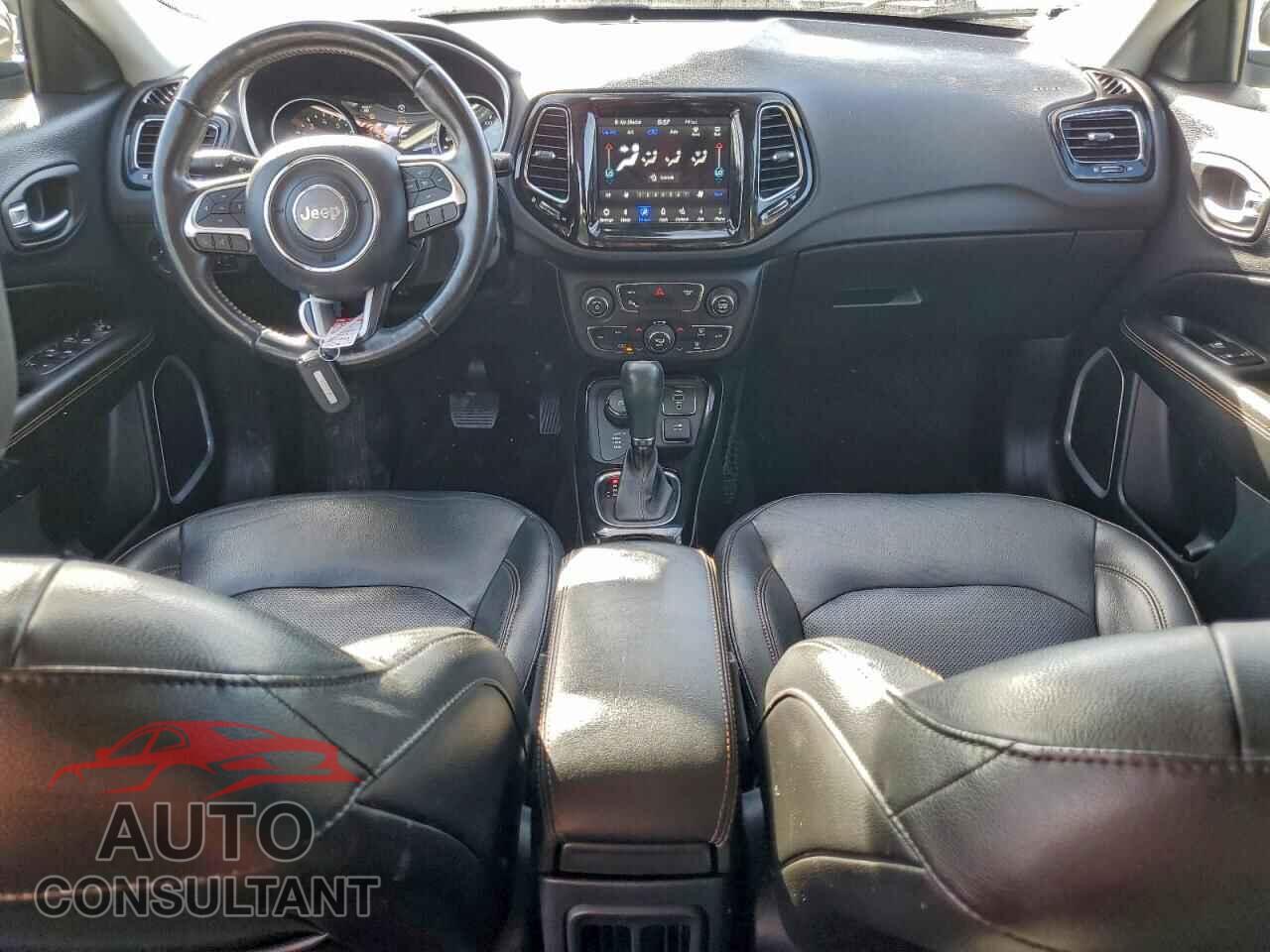 JEEP COMPASS 2018 - 3C4NJDCB5JT207009