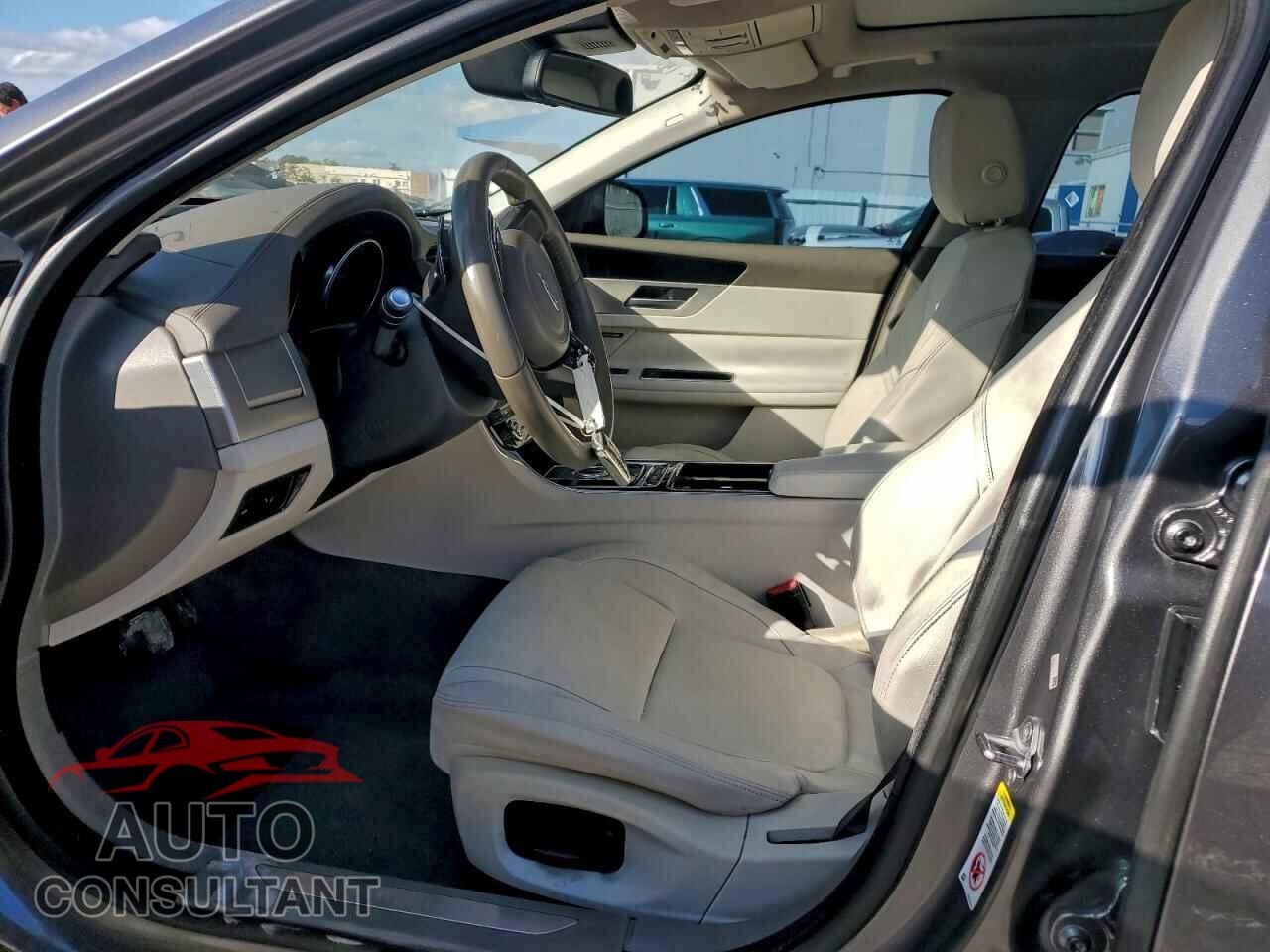 JAGUAR XF 2017 - SAJBD4BV1HCY35601
