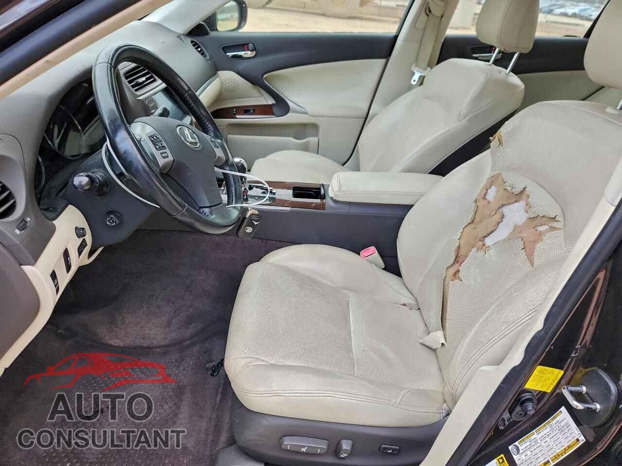 LEXUS IS 2012 - JTHCF5C25C5058438