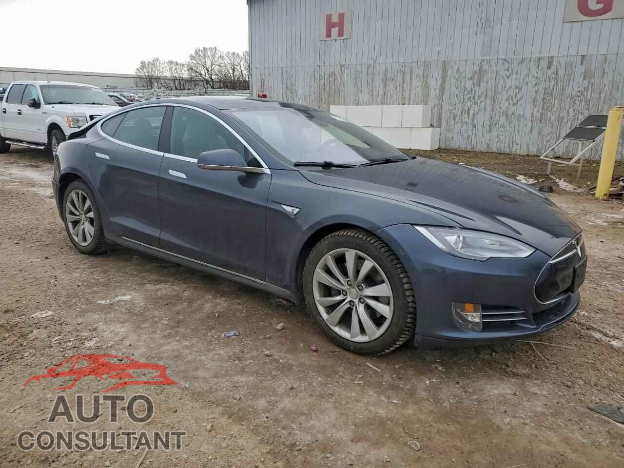 TESLA MODEL S 2015 - 5YJSA1E27FF112942