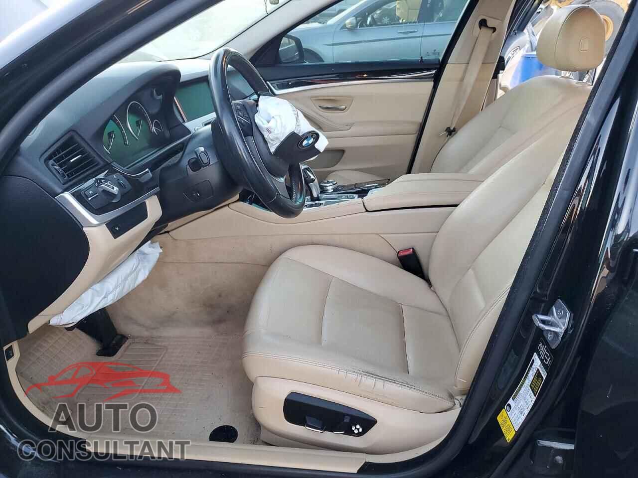 BMW 5 SERIES 2015 - WBA5A5C55FD516327