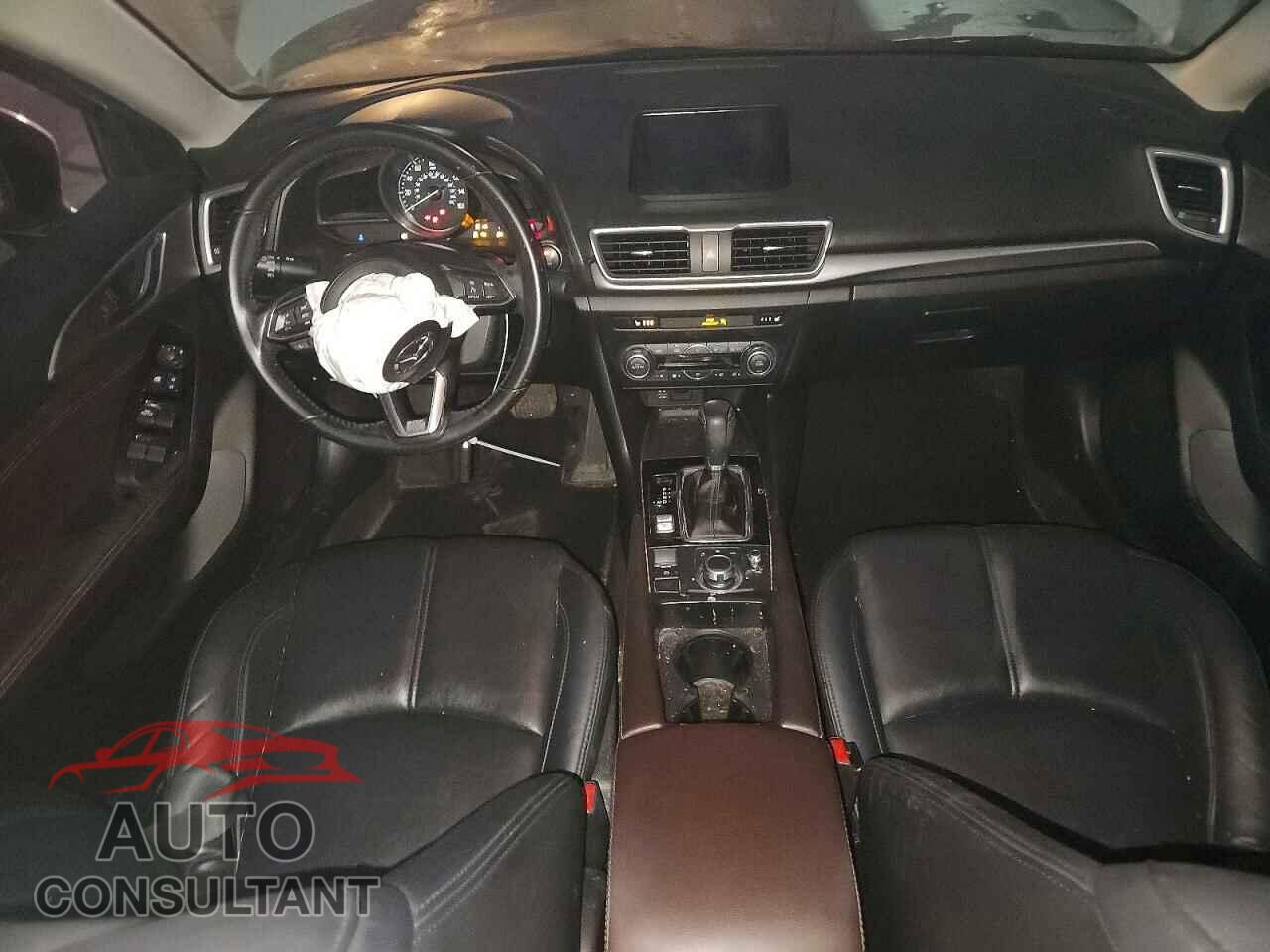 MAZDA 3 2018 - 3MZBN1V39JM189875
