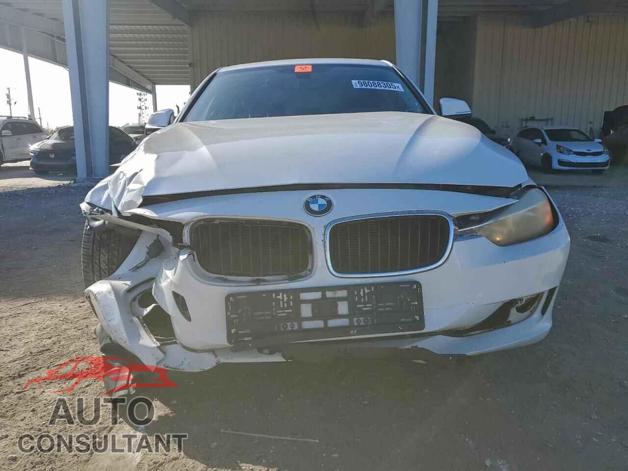 BMW 3 SERIES 2013 - WBA3C1C58DF442641