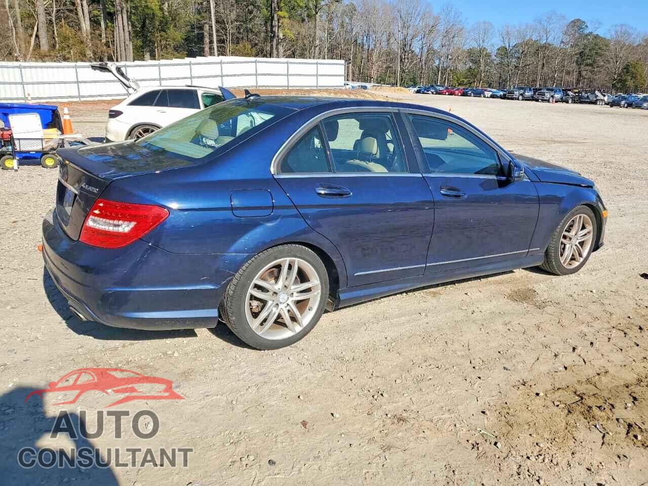 MERCEDES-BENZ C-CLASS 2013 - WDDGF8AB0DR273927